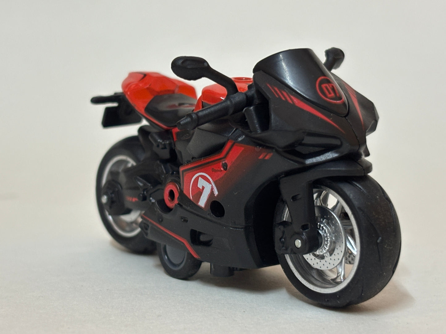 Pakka Racer Pull back Diecast Motorcycle – Collectible Metal Toy Bike