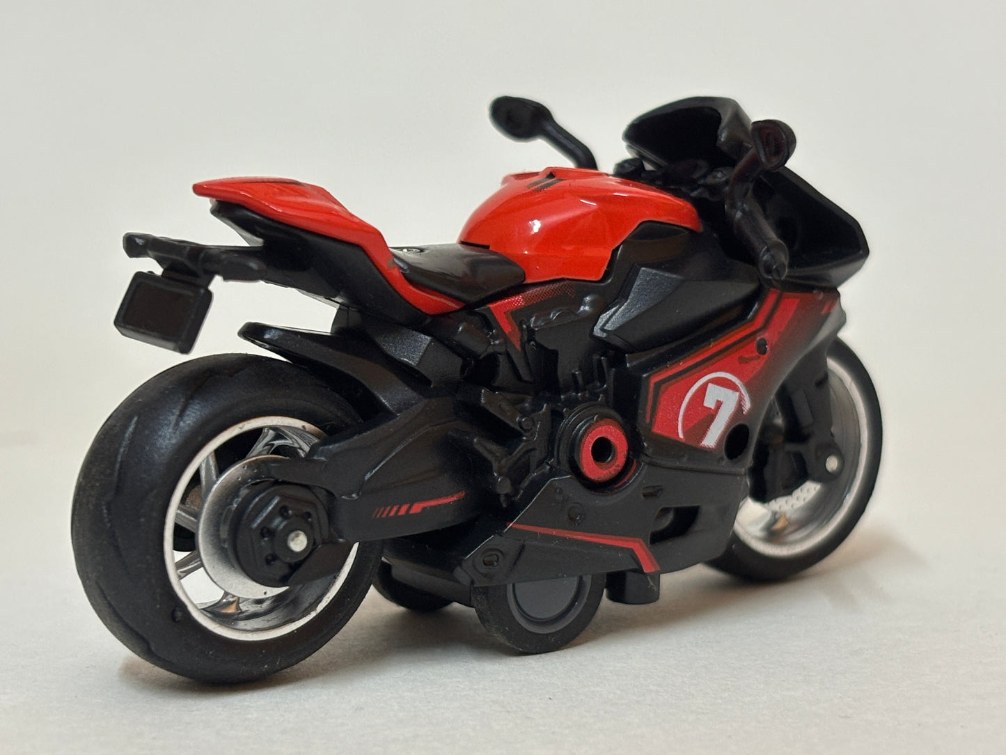 Pakka Racer Pull back Diecast Motorcycle – Collectible Metal Toy Bike