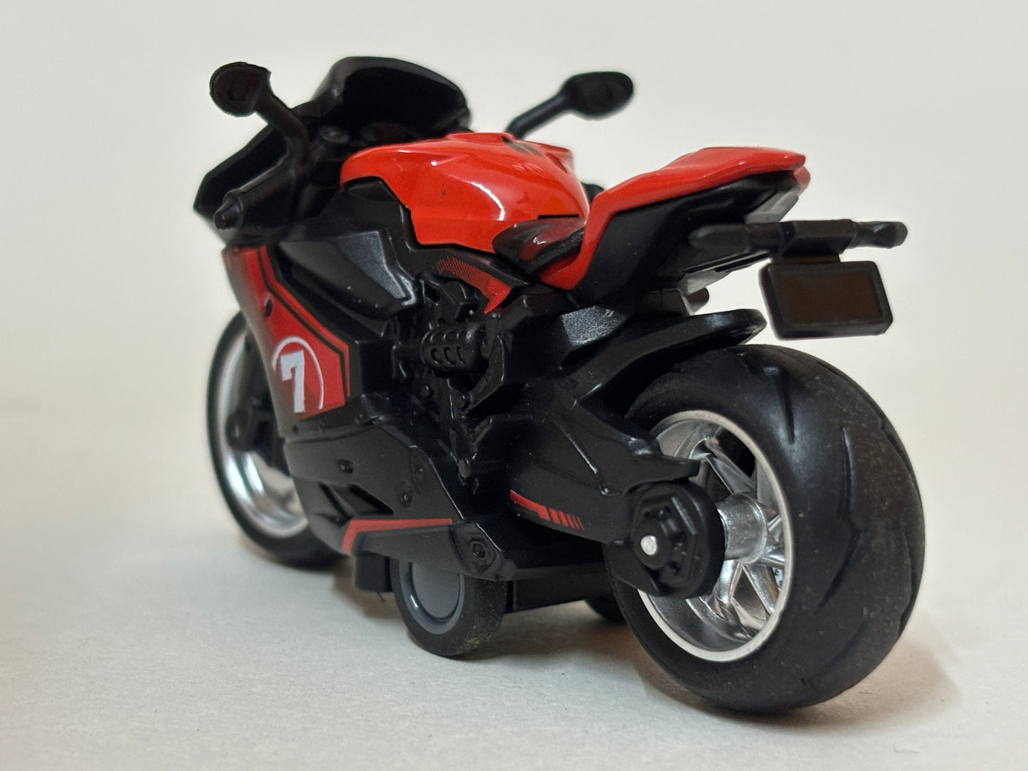 Pakka Racer Pull back Diecast Motorcycle – Collectible Metal Toy Bike