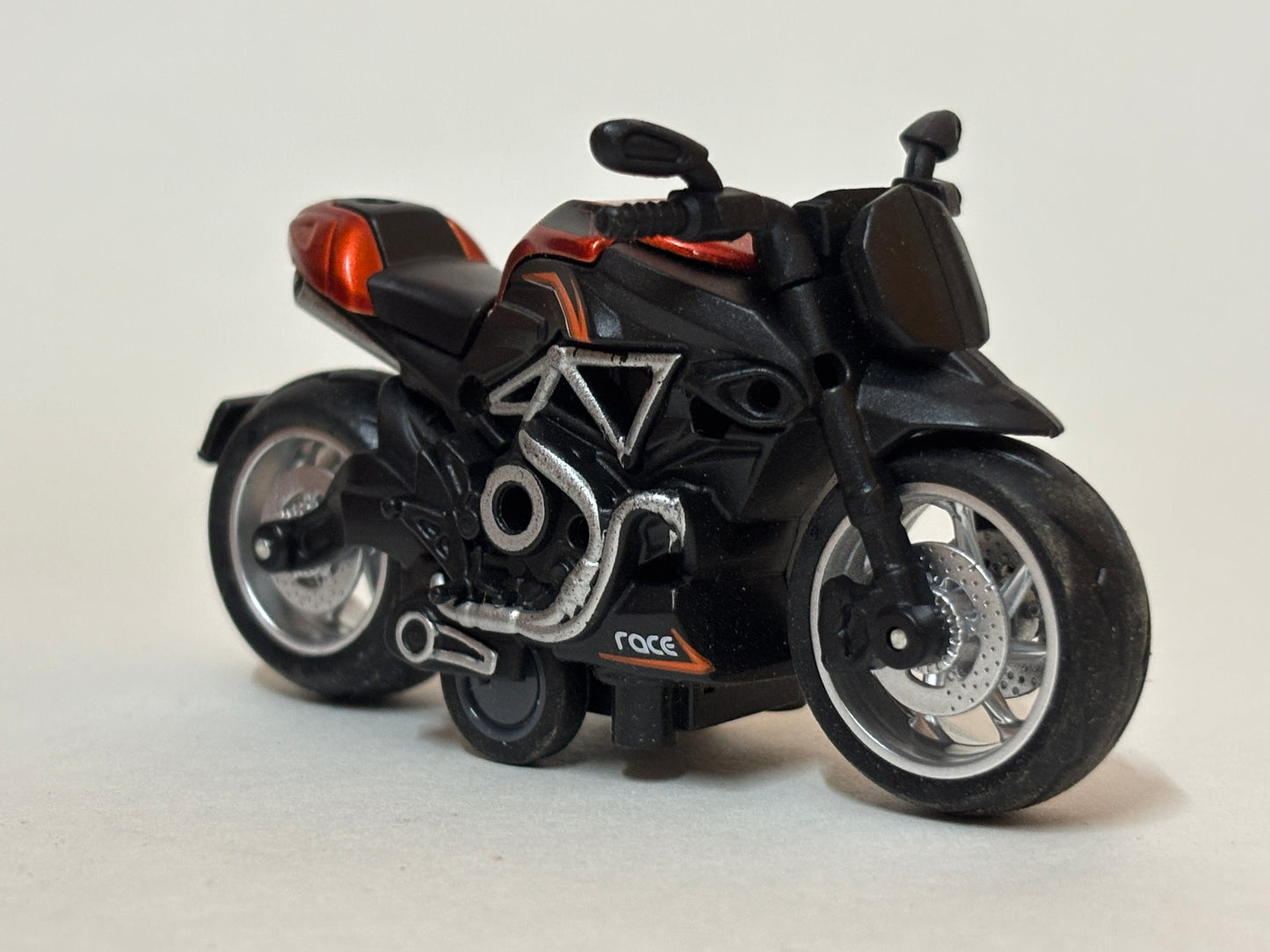 Hara Daku Pull-Back Diecast Motorcycle – Collectible Metal Toy Bike