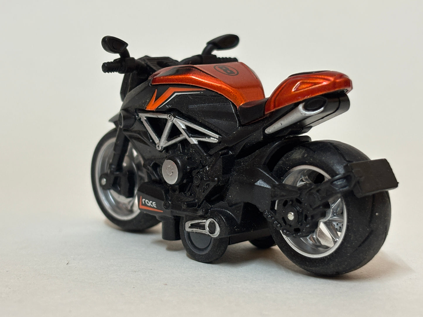 Hara Daku Pull-Back Diecast Motorcycle – Collectible Metal Toy Bike