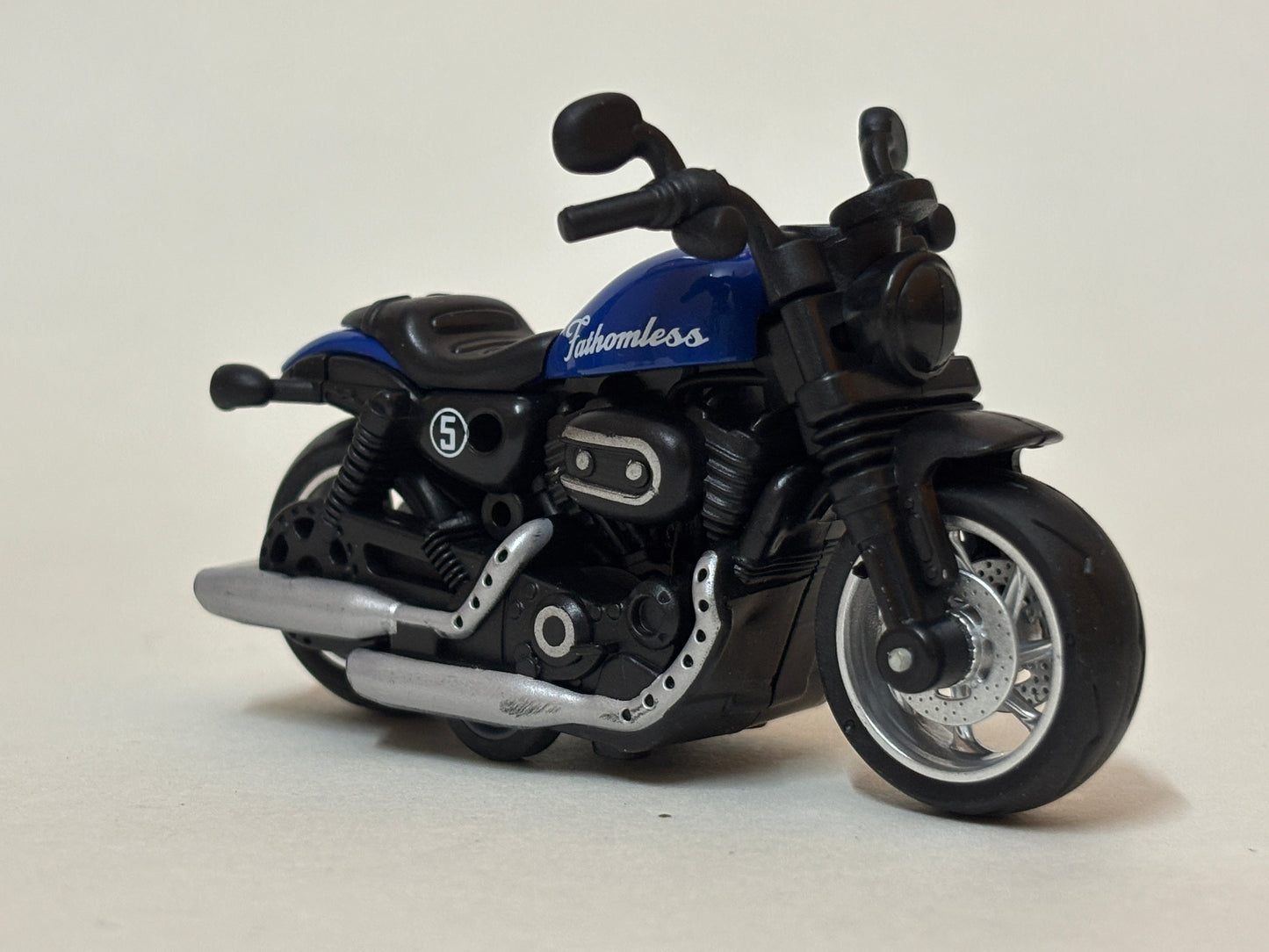 Highway Raja Pull-Back Diecast Motorcycle – Collectible Metal Toy Bike