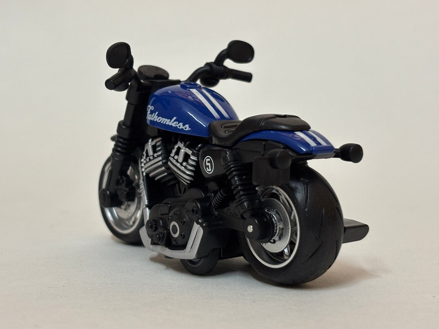 Highway Raja Pull-Back Diecast Motorcycle – Collectible Metal Toy Bike