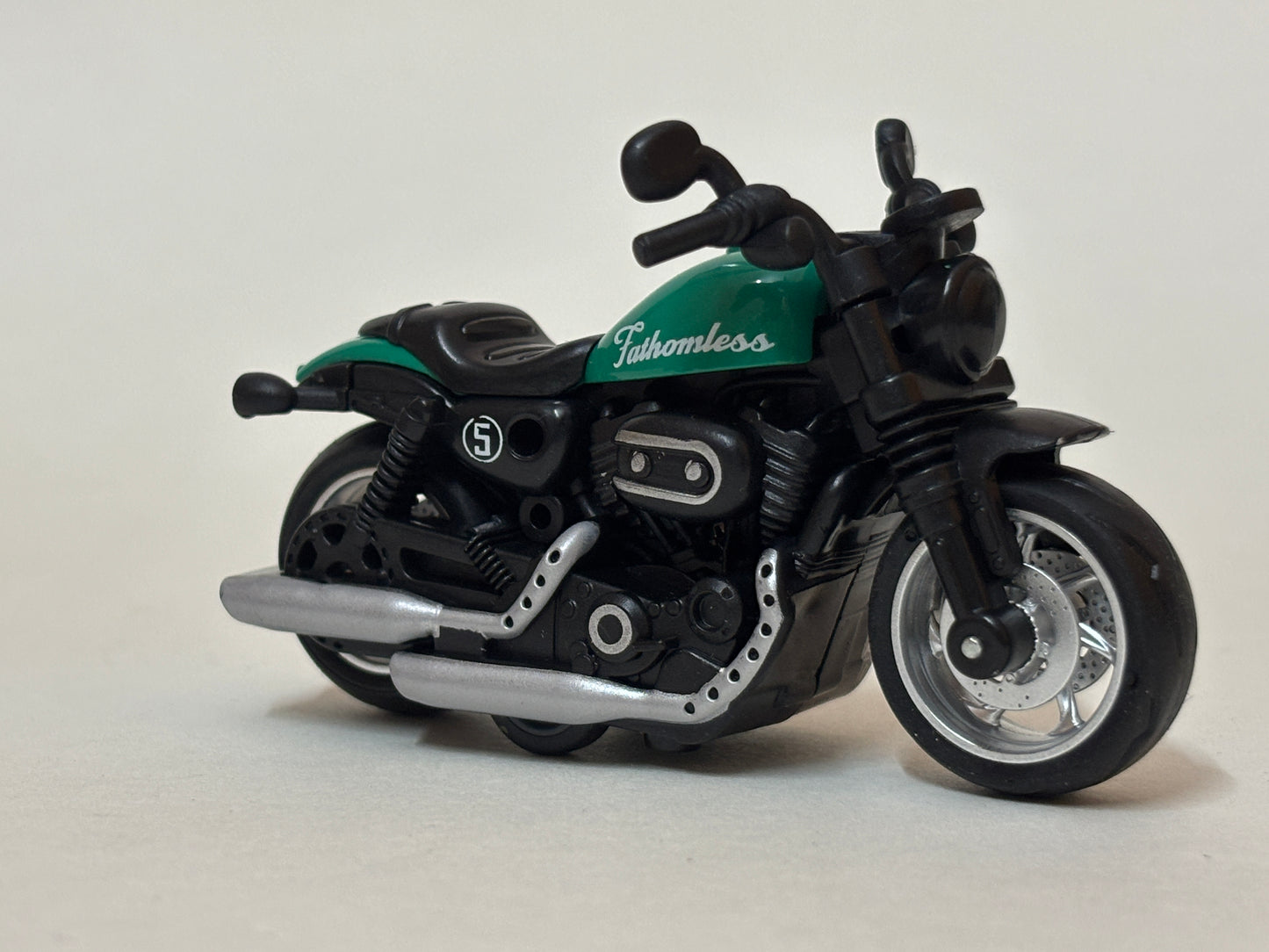 Highway Raja Pull-Back Diecast Motorcycle – Collectible Metal Toy Bike