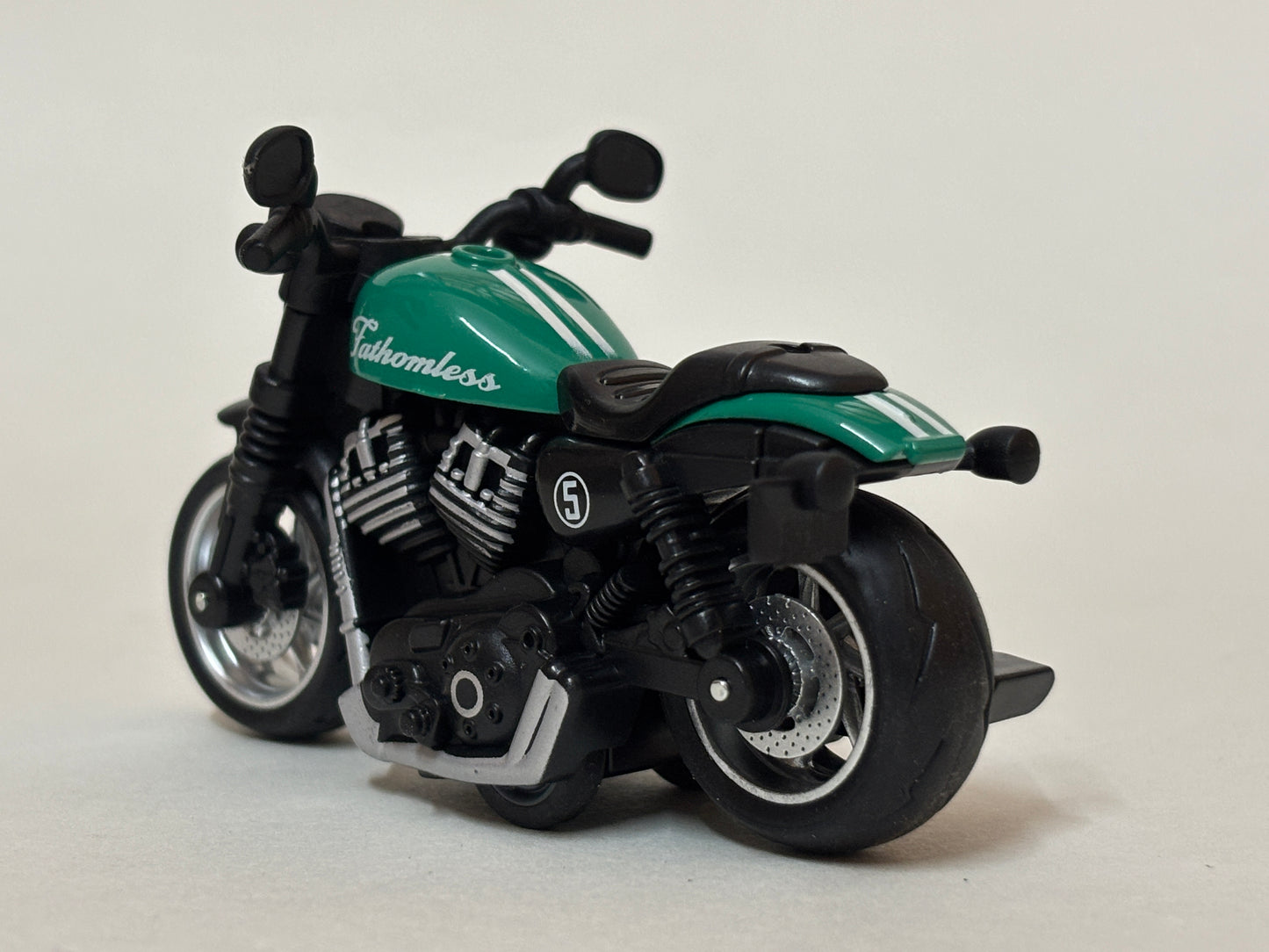 Highway Raja Pull-Back Diecast Motorcycle – Collectible Metal Toy Bike